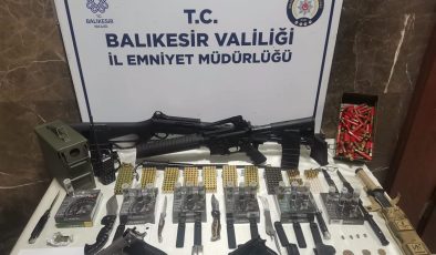 Bandırma’daki evden cephanelik çıktı