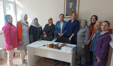 Bandırmalı AK Kadınlar kız çocuklarını unutmadı