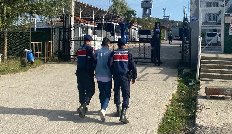 Çocuğa cinsel istismar suçundan aranan şahıs yakalandı Sinop İl Jandarma Komutanlığı tarafından “çocuğun cinsel istismarı” suçundan aranan
