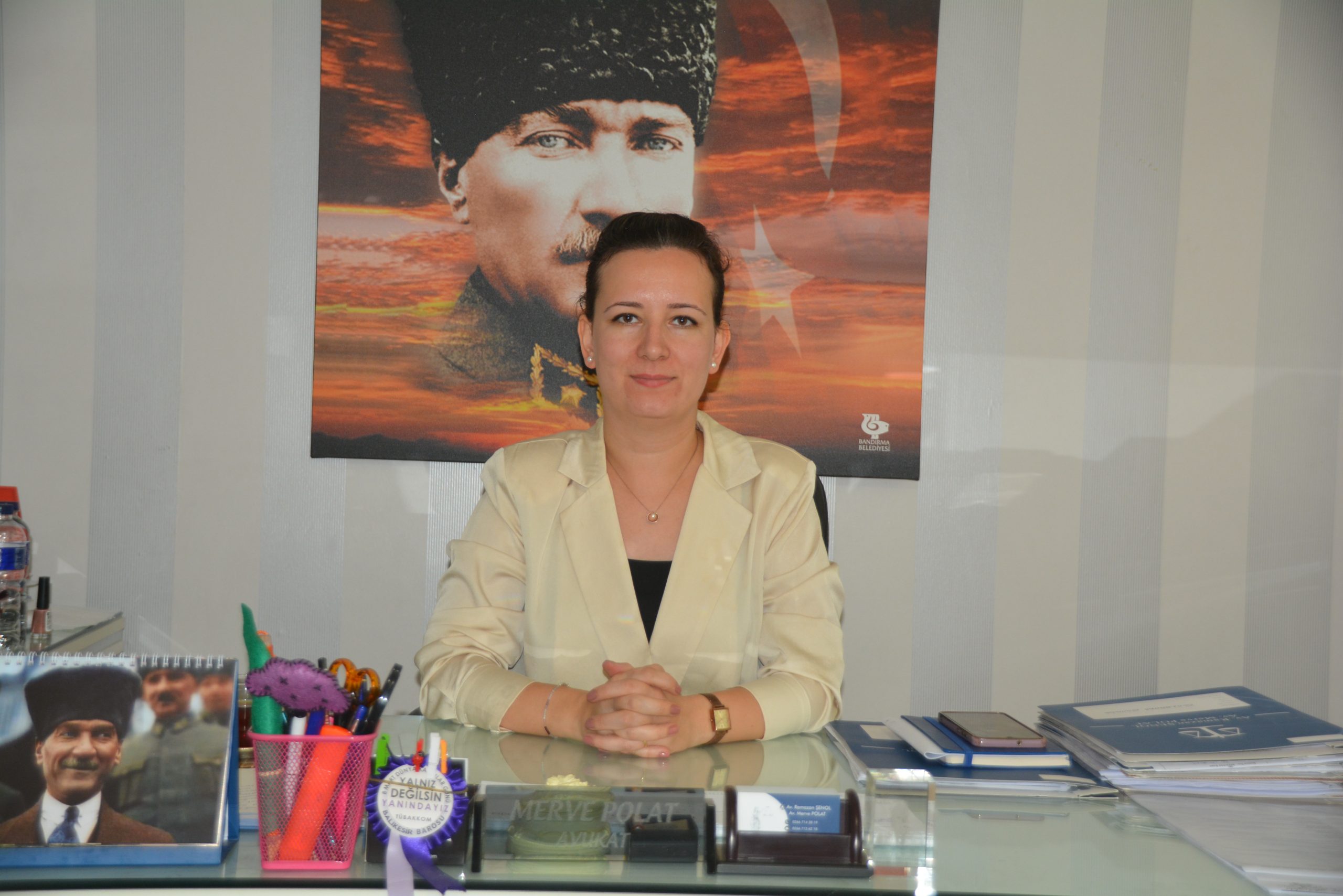 Toplumun en büyük sorunu olan kadına şiddet, günden güne artıyor.