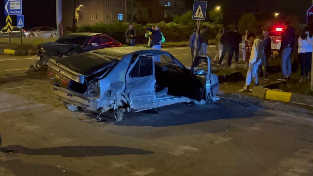 Zonguldak’ta iki aracın çarpıştığı
