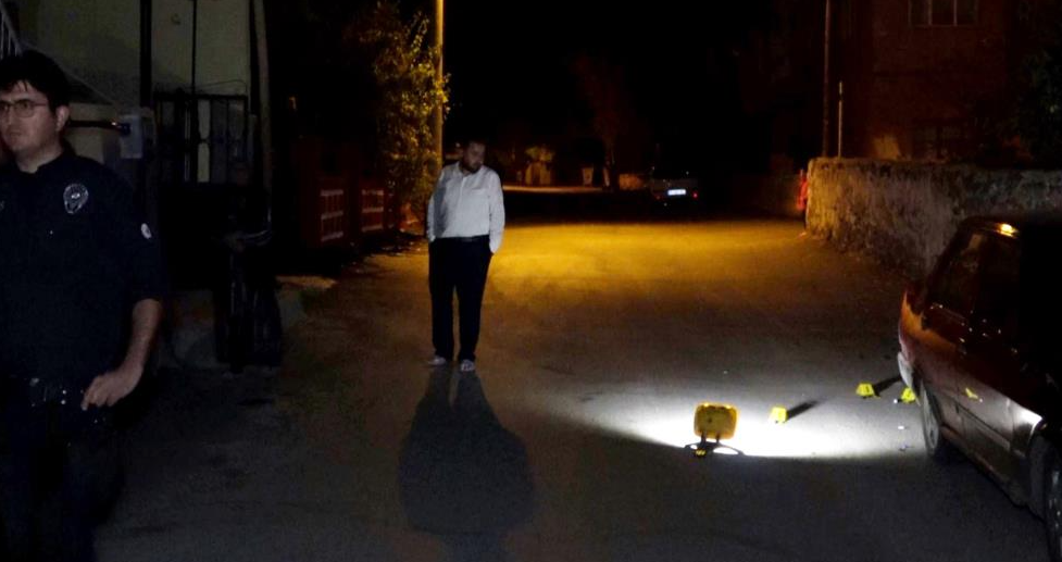 Aksaray’da kimliği belirsiz 2 kişinin bir dükkana ateş açmasıyla ilgili