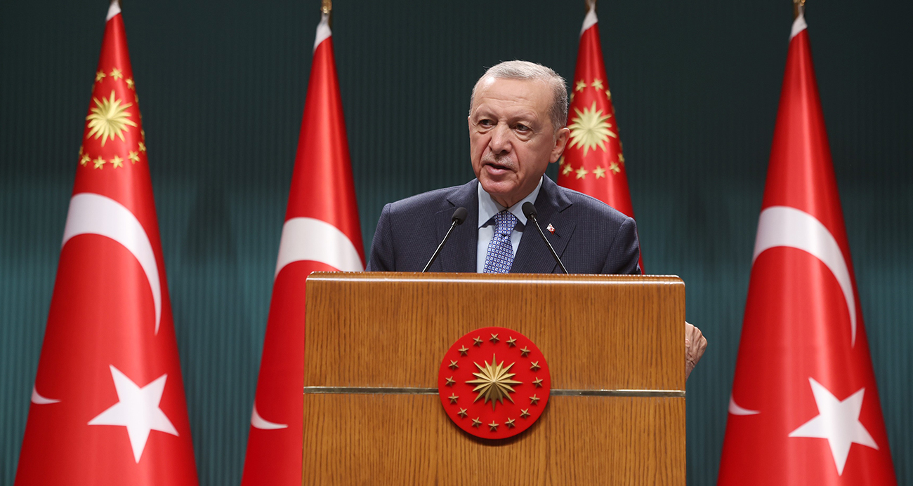 Cumhurbaşkanı Erdoğan: “Benim için bu bir final, yasanın verdiği yetkiyle bu seçim benim son seçimim” TÜGVA temsilcileriyle bir araya gelen Cumhurbaşkanı Recep Tayyip Erdoğan, “Benim