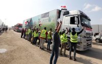 Gazze Şeridi’ne insani yardımların ulaştırılması için dün açılan ve ilk konvoy geçtikten