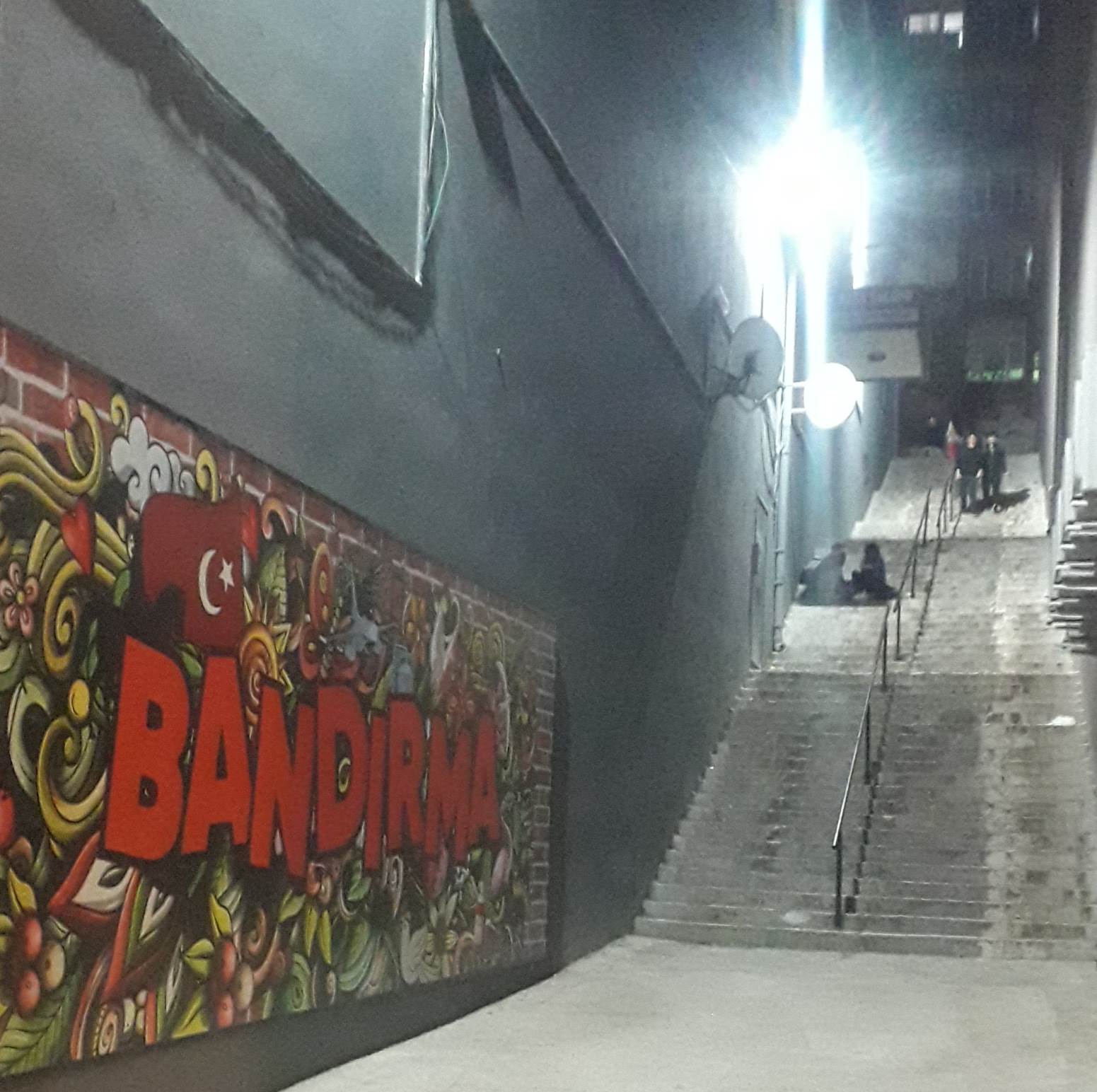 “BANDIRMA” AYDINLANDI! “Paşabayırı Mahallesi Mehmet Akif Ersoy Caddesi ile Mehmetçik Caddesi’ni bağlayan