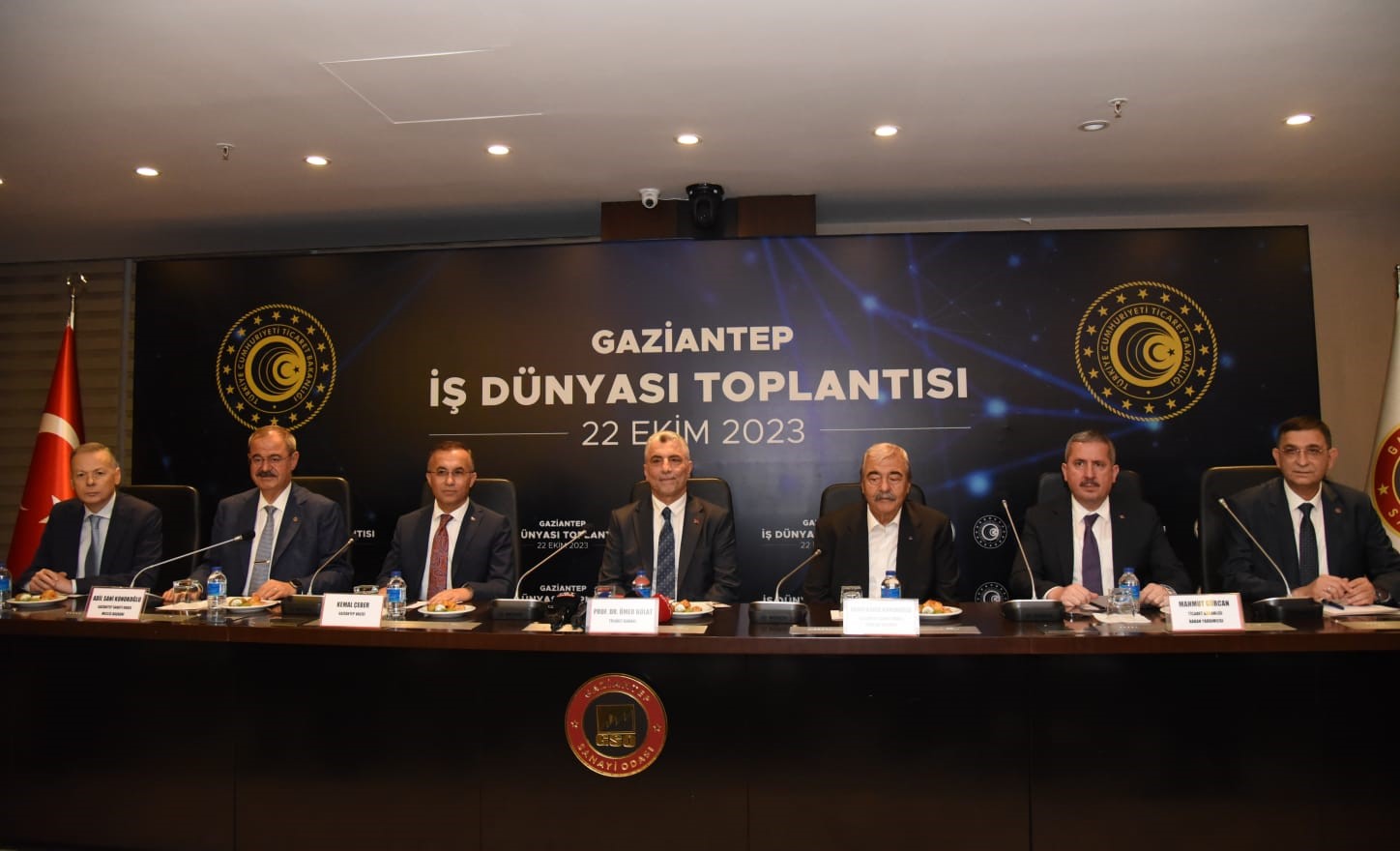 Ticaret Bakanı’ndan enflasyon açıklaması Gaziantep’te ‘İş Dünyası ile İstişare’ toplantısına katılan Ticaret Bakanı Ömer