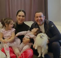 Eski futbolcu ve yorumcu Nihat Kahveci’nin köpeğini evinin önünde sokak