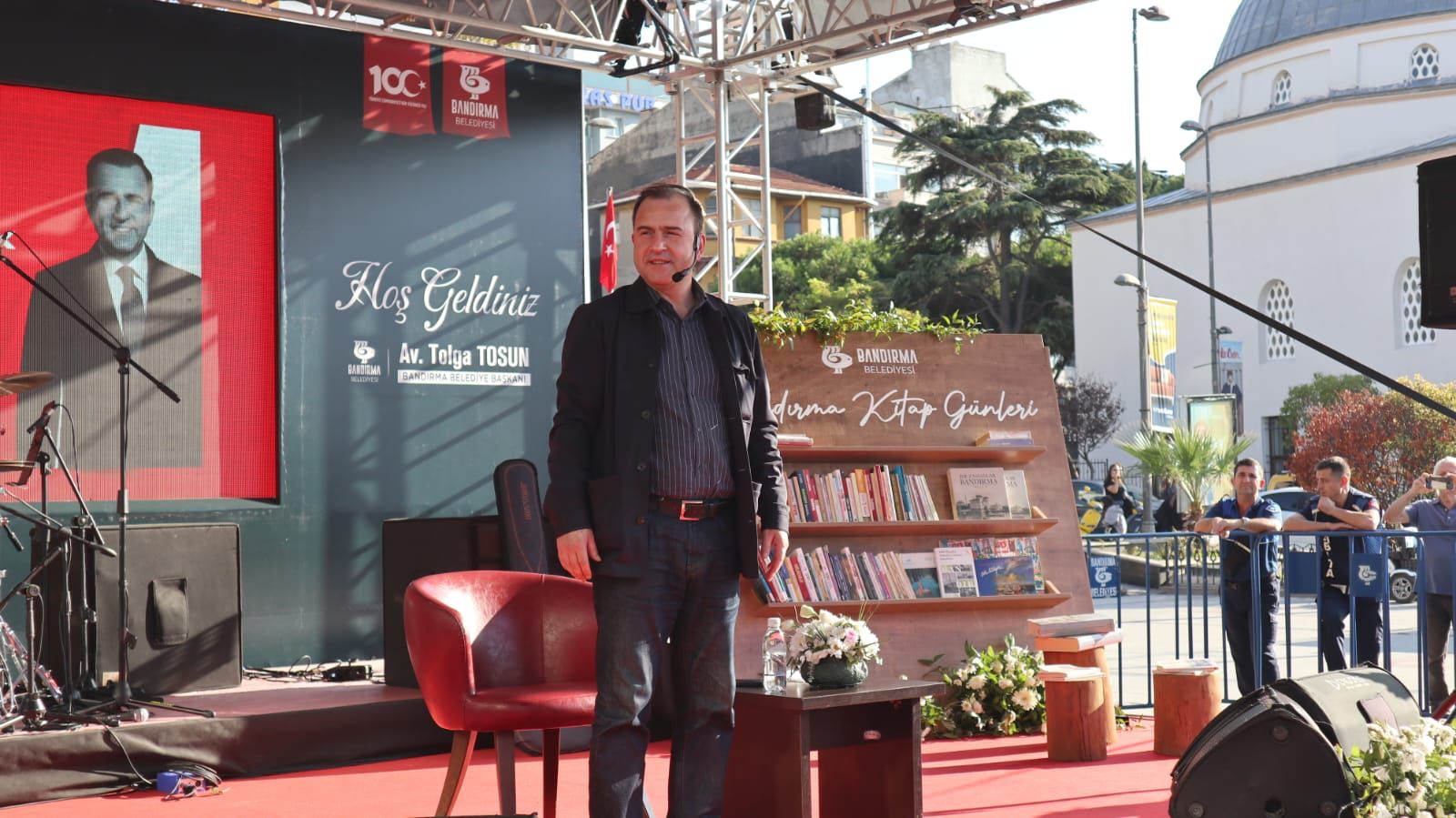 Bandırma Kitap Günleri’nin 8’inci gününde FOX Tv Sunucusu Selçuk Tepeli