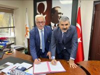 Erdek Belediye Başkanı Burhan Karışık, DİSK’e bağlı Genel İş Sendikası