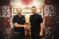 Bandırmaspor’da Ersan Parlatan’dan boşalan teknik direktörlük görevine Taner Taşkın getirildi.