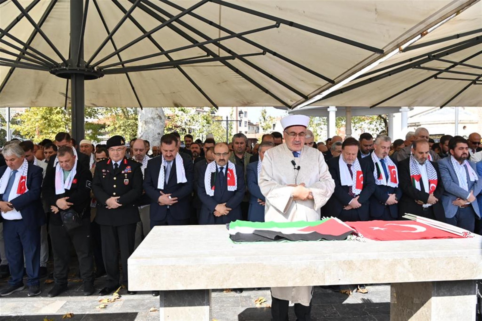 Balıkesir Zağnos Paşa Camisi’nde İsrail‘in saldırıları sonucunda hayatını kaybeden Filistinliler
