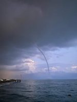 ANTALYA’NIN SERİK İLÇESİNDE DENİZDE OLUŞUM HORTUM GÖRENLERE HEM HEYECANLI HEM