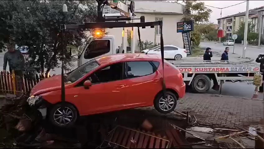 Denizli’de 22 yaşındaki genci, otostop çektiği için aracına aldıktan sonra