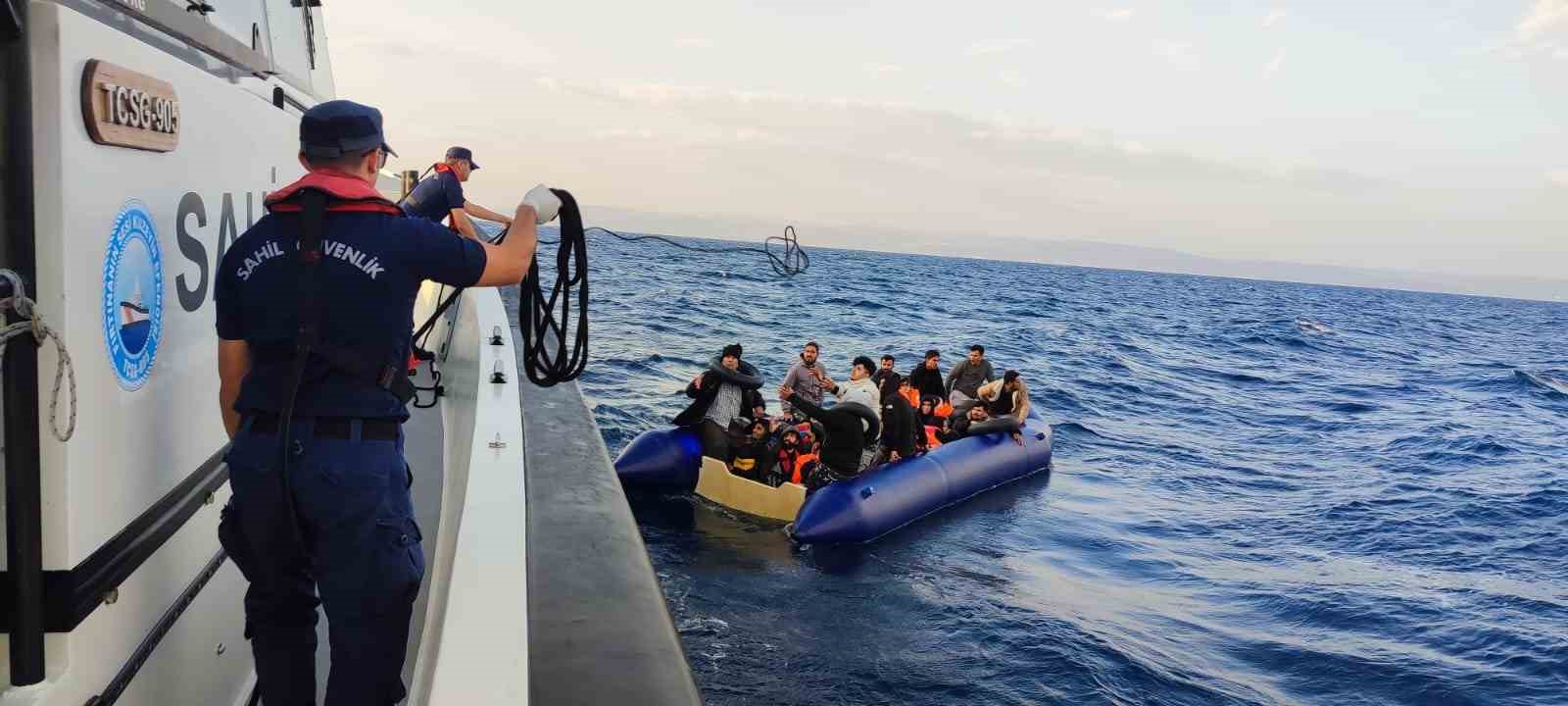 Ayvalık açıklarında 108 düzensiz göçmen kurtarıldı BALIKESİR’İN AYVALIK İLÇESİ AÇIKLARINDA YUNANİSTAN UNSURLARI TARAFINDAN TÜRK KARASULARINA GERİ