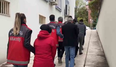 Balıkesir’de FETÖ’cüsünüz diyerek vatandaşları 12 milyon lira dolandırdılar