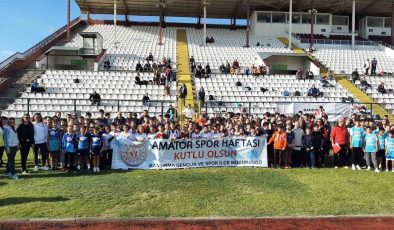 Bandırma’da, 29 Ekim Cumhuriyet Bayramı 100. Yıl Atletizm Yarışmaları düzenlendi