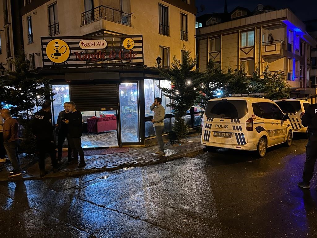 BAŞAKŞEHİR’DE KAFEDE SİLAHLI SALDIRI : 1 YARALI