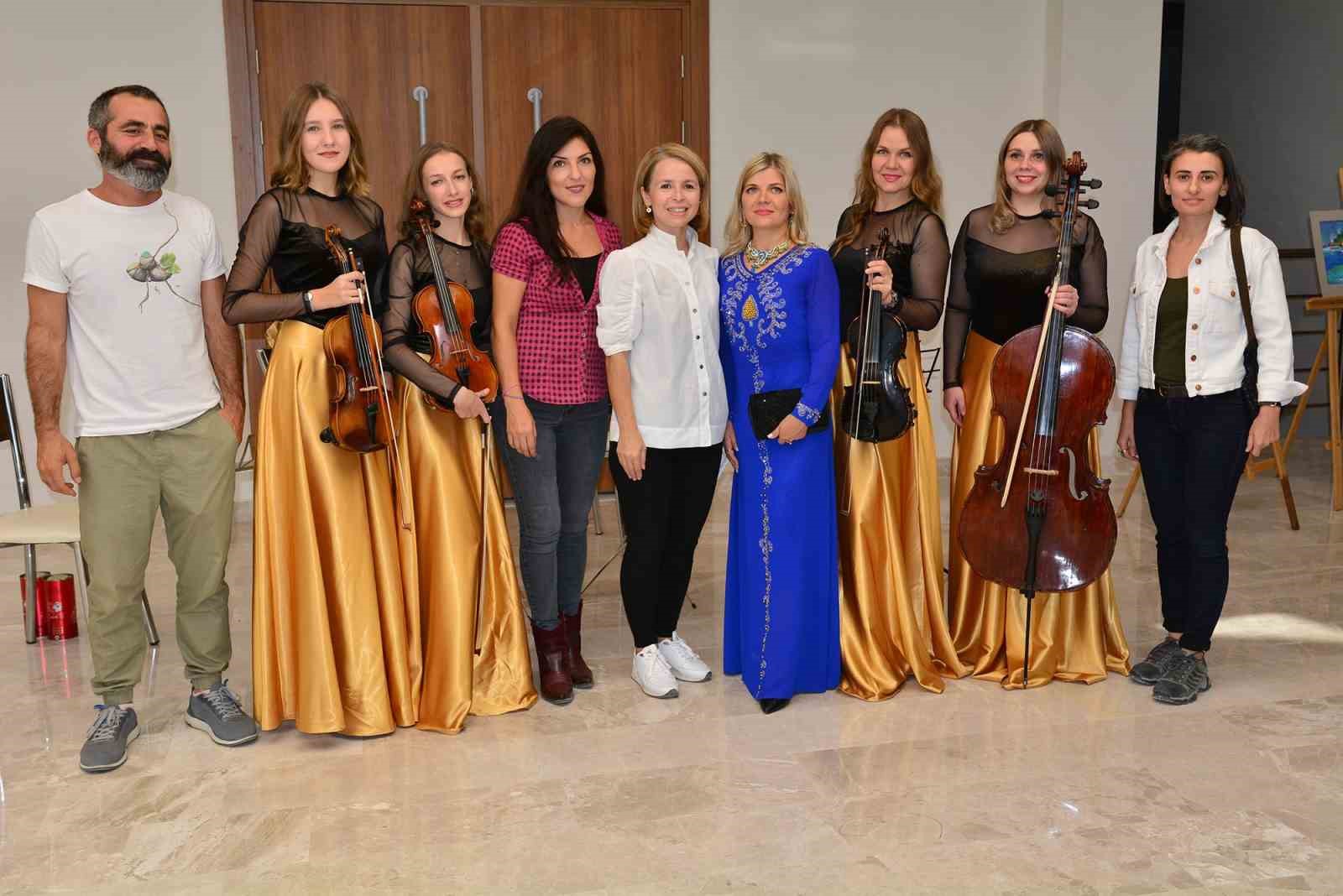 BAÜN’de Sanat rüzgarı esti BAÜN'DE SANAT RÜZGARI ESTİ