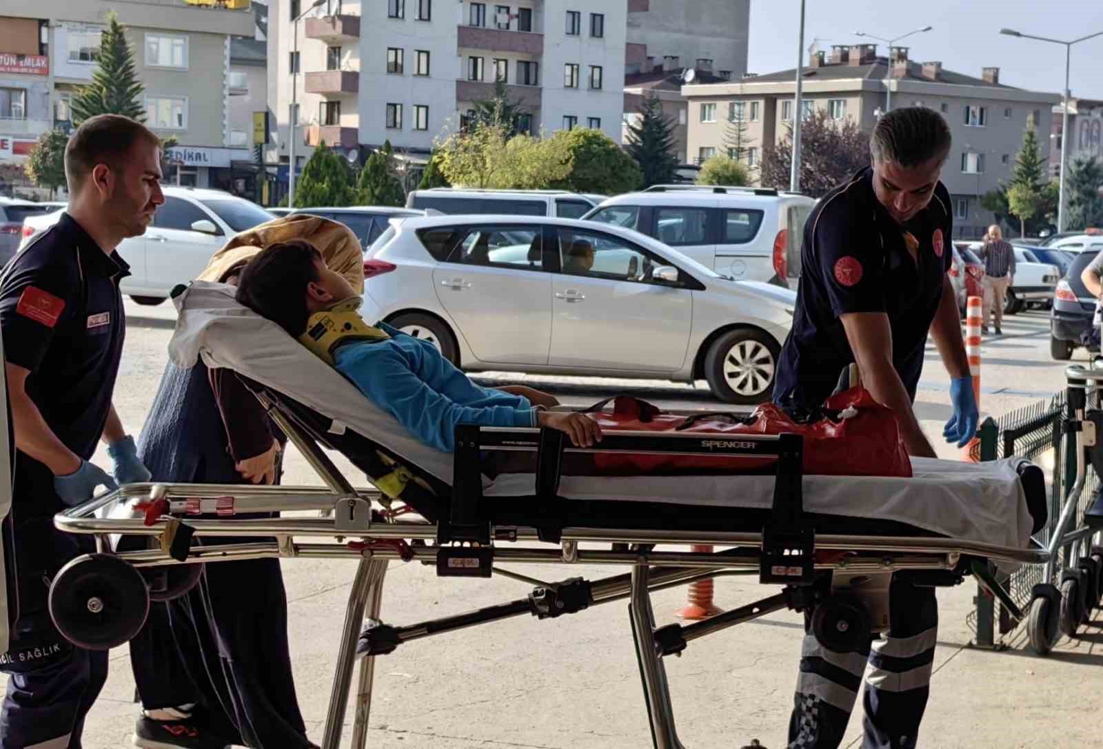BURSA'NIN İNEGÖL İLÇESİ YENİCEKÖY MAHALLESİ’NDE MEYDANA GELEN KAZADA OTOMOBİLİN ÇARPTIĞI
