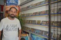 Bandırma’da CD sektörünün son temsilcisi Hakan Sertoğlu, bir zamanların en
