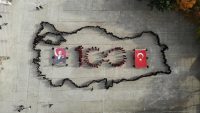 Bolu Köroğlu İlk ve Ortaokulunun 650 öğrencisi ve 52 öğretmen,