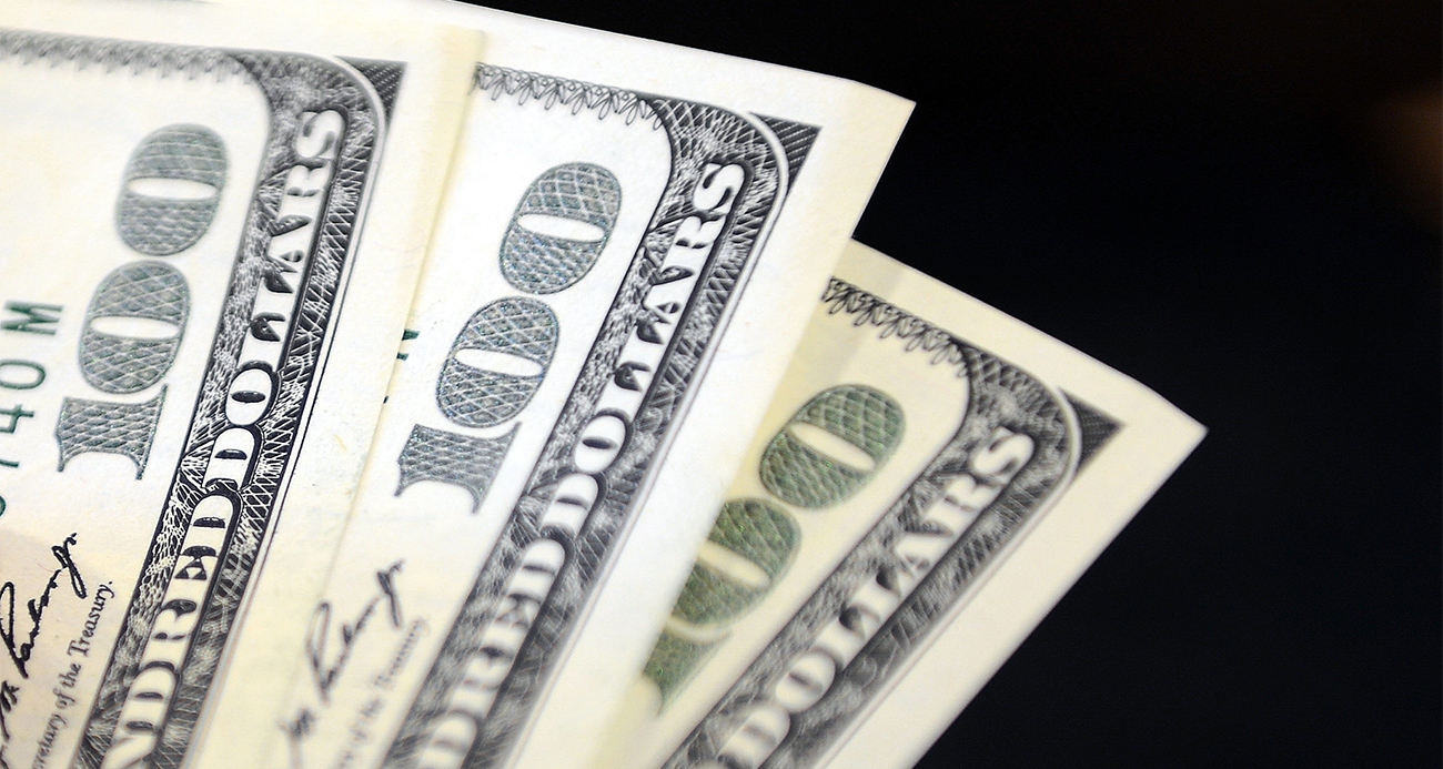 Dolar 27,7290 liradan, euro ise 29,3960 liradan güne başladı. Dolar