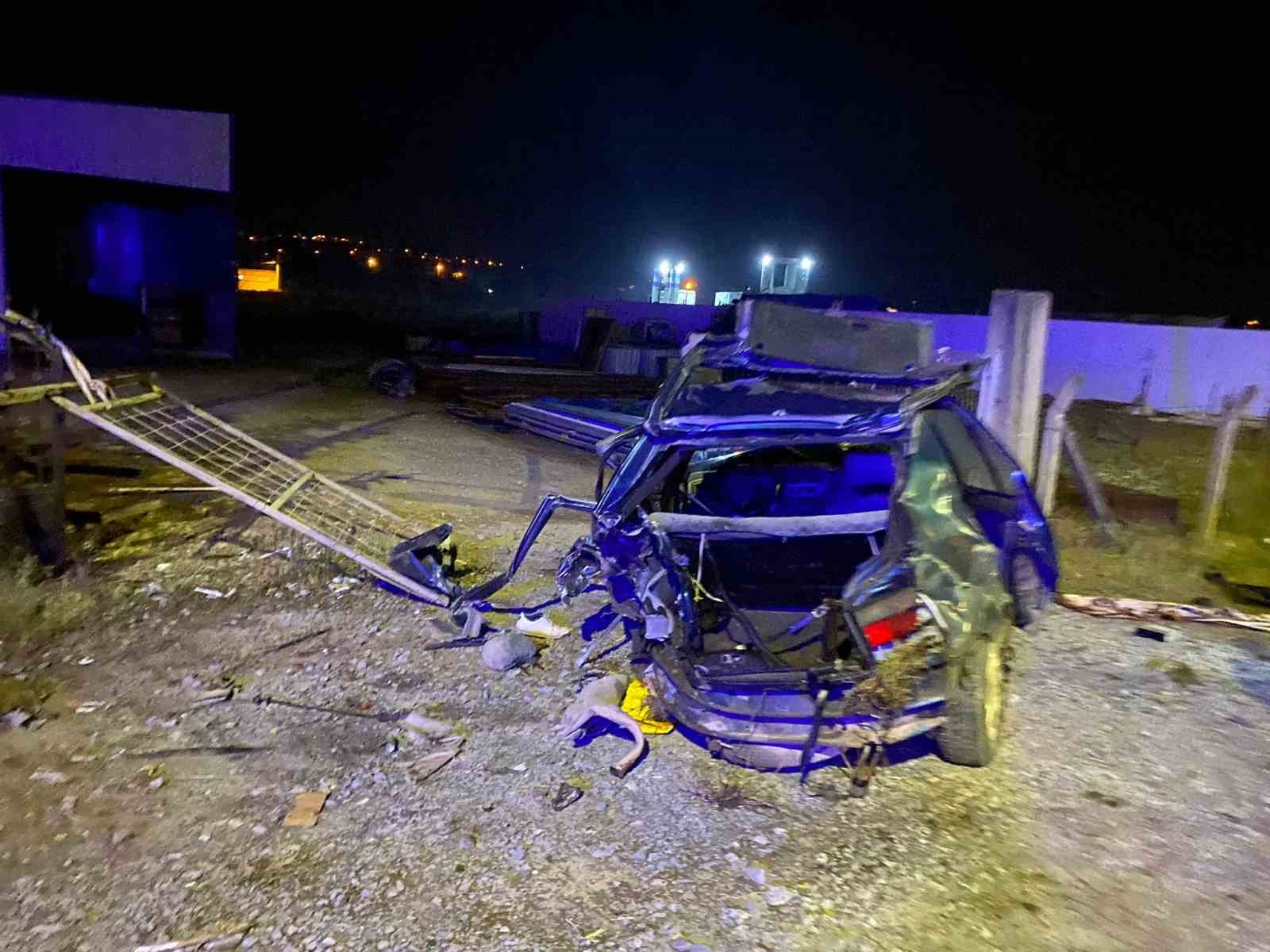 SAKARYA’NIN KOCAALİ İLÇESİNDE İKİ OTOMOBİLİN ÇARPIŞMASI NETİCESİNDE MEYDANA GELEN TRAFİK