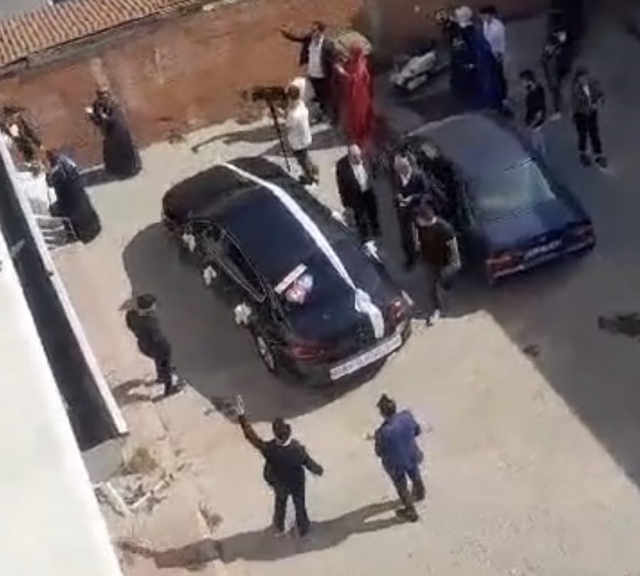 BURSA'NIN İNEGÖL İLÇESİ MESUDİYE MAHALLESİ'NDE GELİN ALMA MERASİMİNDE HAVAYA ATEŞ