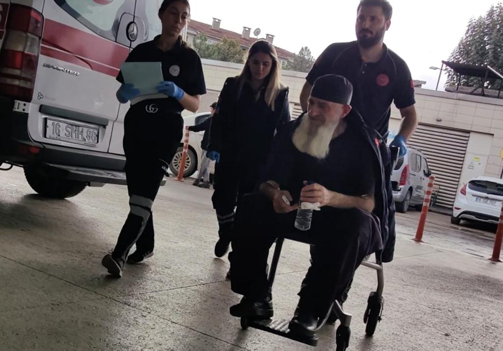 Kiracısının parmağını ısırarak kıran ev sahibi gözaltına alındı Bursa’nın İnegöl ilçesinde tartıştığı kiracısının parmağını ısırarak kıran ev sahibi