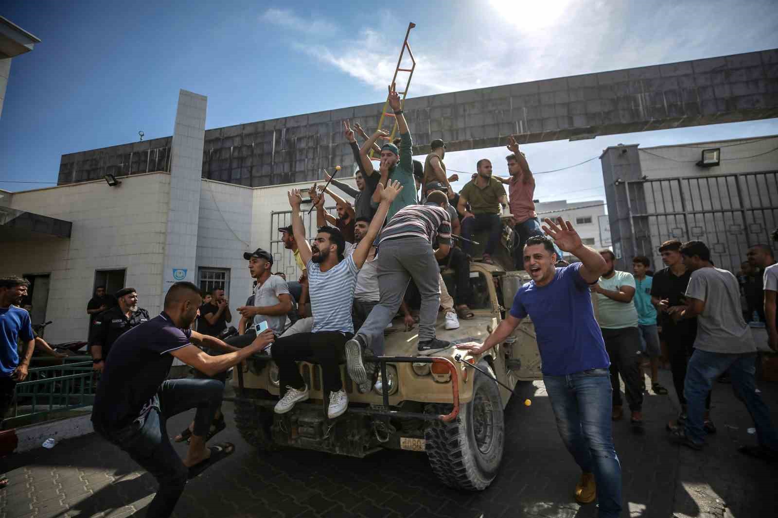 HAMAS'IN ASKERİ KANADI İZZEDDİN EL KASSAM TUGAYLARI SINIRDA BAZI İSRAİL