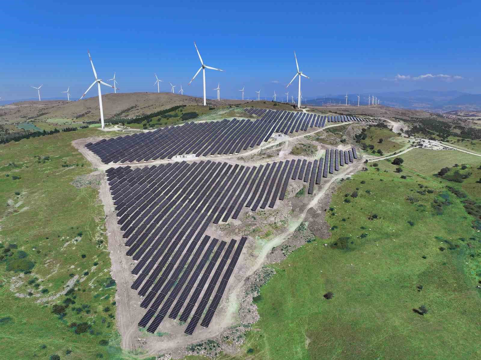 Enerjisa Üretim, yenilenebilir enerji yatırımlarını genişletiyor ELEKTRİK ÜRETİM ŞİRKETİ ENERJİSA ÜRETİM, BALIKESİR RÜZGAR ENERJİ SANTRALİ’NDE KAPASİTE