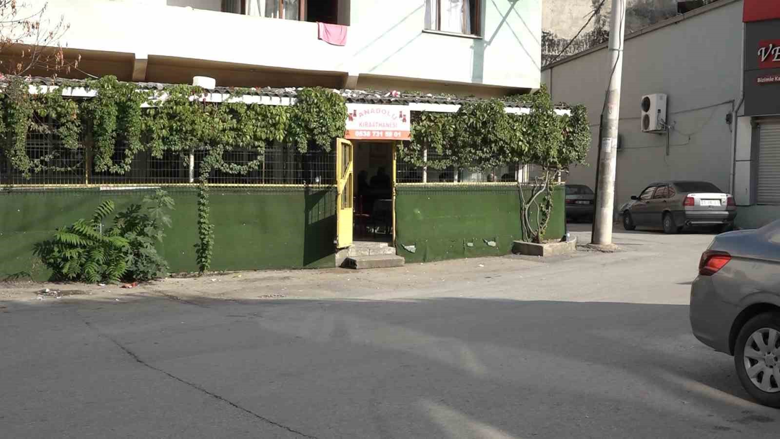 BURSA’DA EV SAHİBİNE KİNLENEN KİRACI, GÖZÜ KIRMADAN ÜMİT ER’İ KAHVEDE
