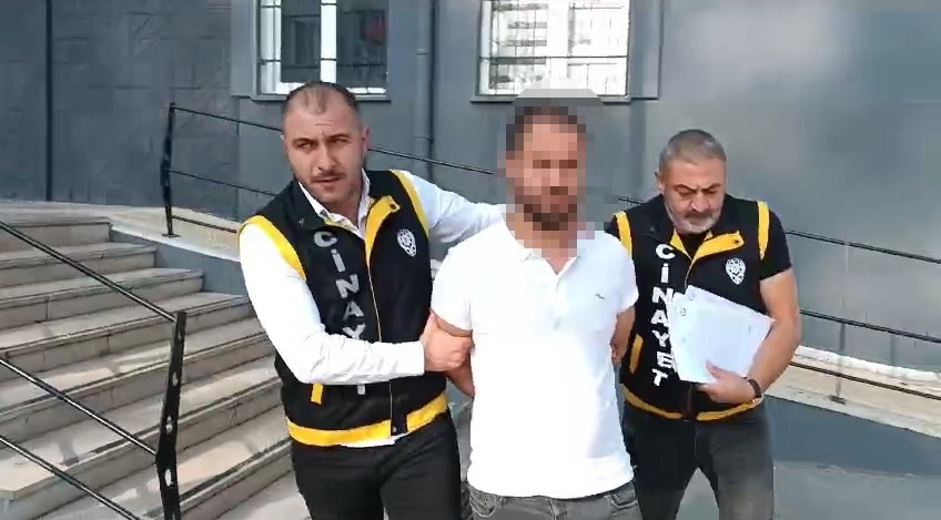 Evimi boşalt dediği için ev sahibini öldürdü BURSA’DA AVUKATA VERİLEN KİRACI, EV SAHİBİNE KURŞUN YAĞDIRIP ÖLÜMÜNE NEDEN