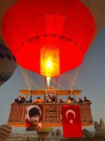 Kapadokya’da sıcak hava balonları Cumhuriyetin 100. Yılı dolayısıyla Türk Bayrakları