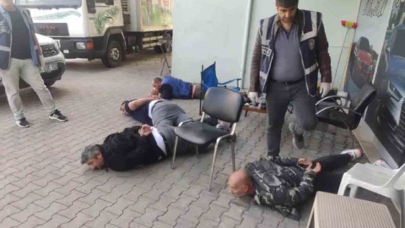 GÖNEN'DE YAPILAN OPERASYONDA 3 KİŞİ YAKALANDI