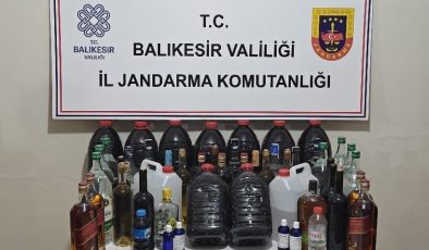 Evinden litrelerce sahte içki çıktı