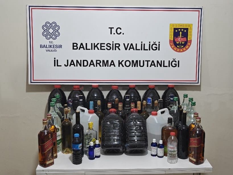 Evinden litrelerce sahte içki çıktı Gönen'de sahte alkol ve içki opersyonu