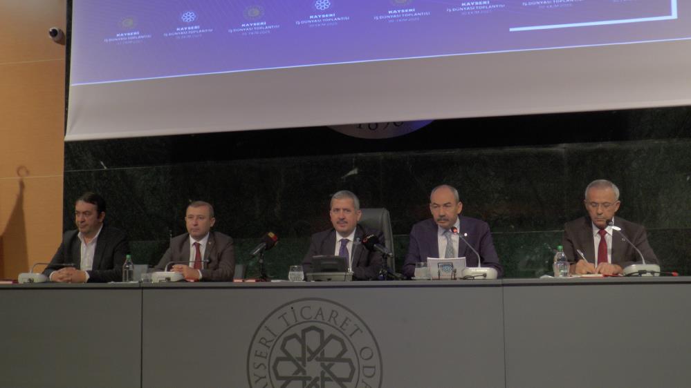 Ticaret Bakan Yardımcısı Mahmut Gürcan, Kayseri’de düzenlenen Kayseri İş Dünyası