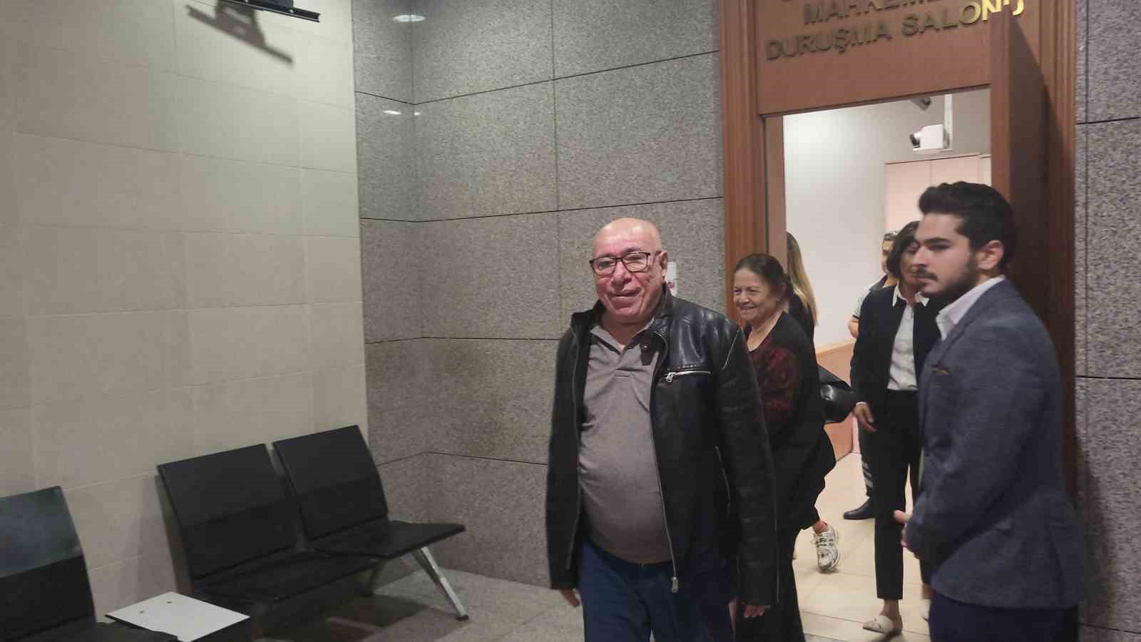 İlyas Salman Cumhurbaşkanına hakaret iddiasıyla hakim karşısına çıktı SİNEMA OYUNCUSU İLYAS SALMAN, ‘CUMHURBAŞKANINA ALENEN HAKARET’ SUÇUNDAN 4 YIL