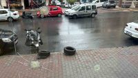 KAĞITHANE’DE BİR TELEFON MAĞAZASININ ÖNÜNE GELEN ŞAPKALI SALDIRGAN, 3 GÜN