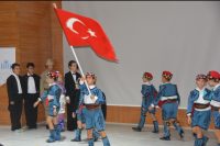İstek Bandırma Okulları, Cumhuriyet’in 100’üncü yılını coşkuyla kutluyor. Okul yönetiminin,