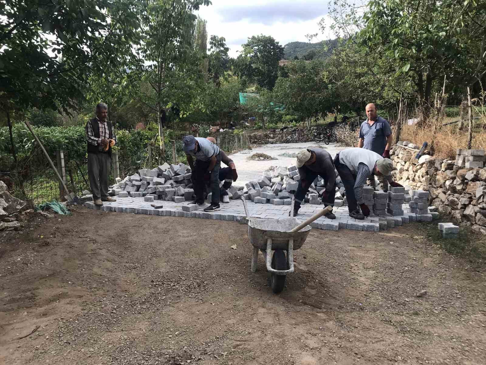İvrindi Belediyesinden kırsala hizmet atağı İVRİNDİ BELEDİYESİNDEN KIRSALA HİZMET ATAĞI