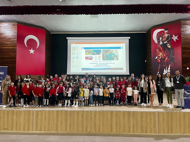 HAYVANLARI KORUMA GÜNÜ NEDENİYLE JANDARMA TARAFINDAN YAPILAN ETKİNLİKLERDE ÇOCUKLARA HAYVANLARI