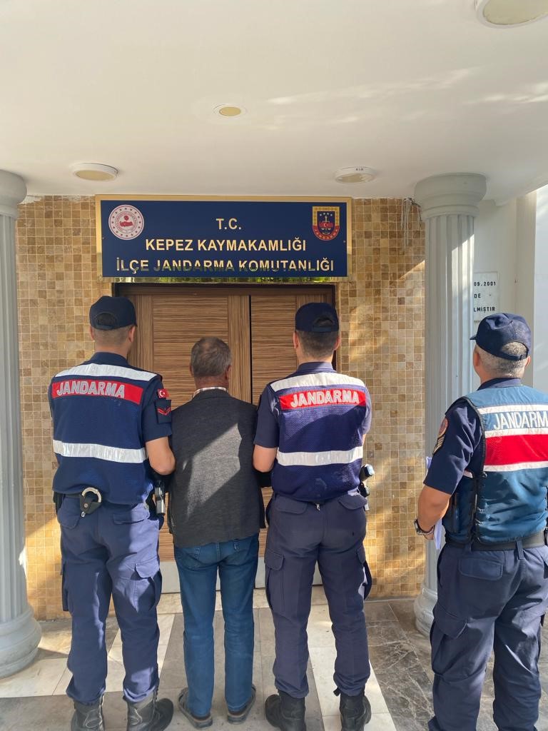 ANTALYA’DA ORMANLIK ALANDA BULUNAN BİR KADIN CESEDİNİN CİNAYETE KURBAN GİTTİĞİ