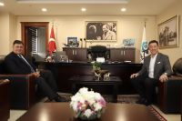 Karşıyaka Belediye Başkanı Dr. Cemil Tugay mevkidaşı Bandırma Belediye Başkanı