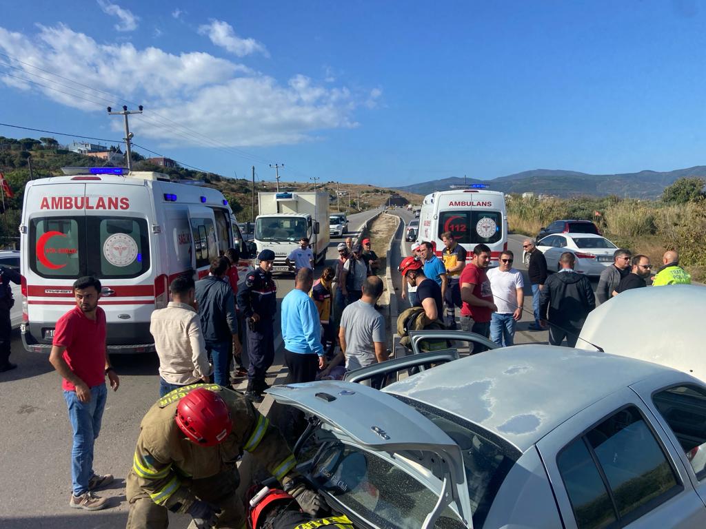 Erdek Bandırma karayolu Mamun Bahçeleri civarında meydana gelen trafik kazasında