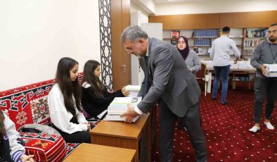 Kepsut’ta Eren Bülbüller yetişiyor