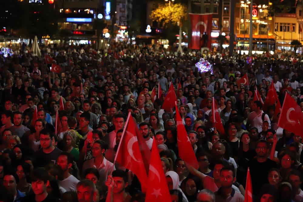 Bandırma’da Cumhuriyet coşkusu, ünlü sanatçıyla yaşanacak Cumhuriyet’in 100.yıl kutlamaları kapsamında Bandırma Belediyesi’nin programları devam ediyor.19.30’da Migros