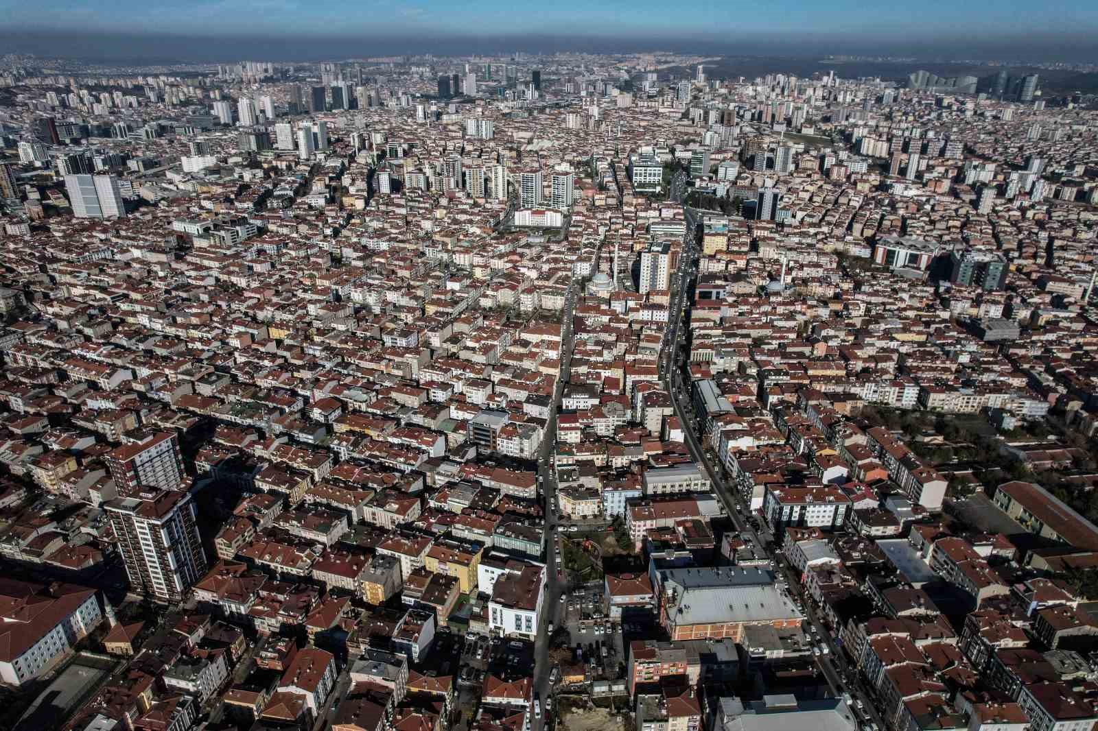 VATANDAŞLAR, YÜKSEK TALEP NEDENİYLE ANORMAL DERECEDE ARTAN KONUT FİYATLARINA ÇÖZÜMÜ