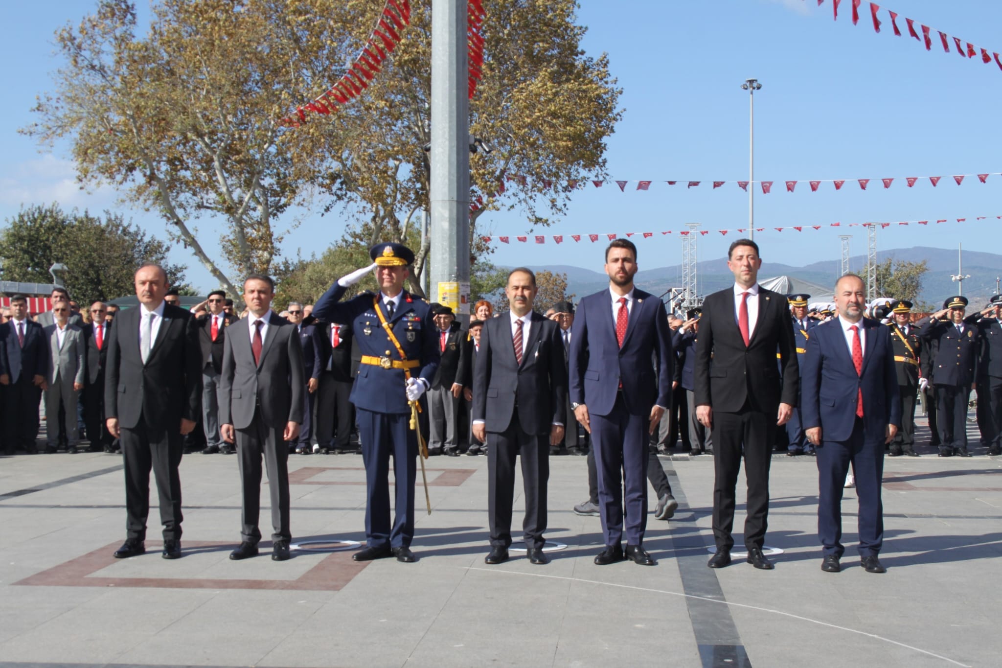Bandırma’da Cumhuriyet’in 100. yılı kutlamaları başladı. Kutlama kapsamında Bandırma Cumhuriyet